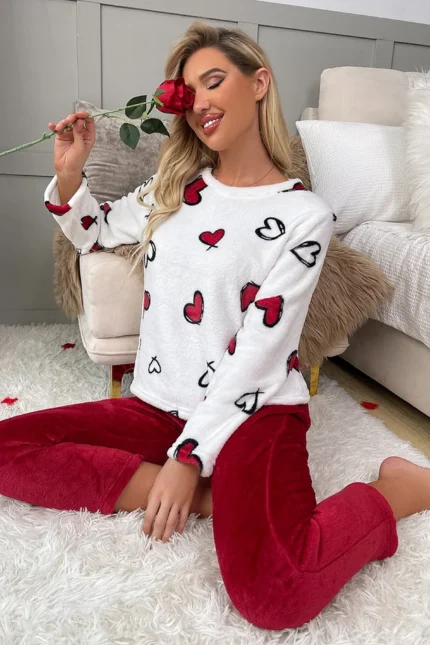 kadin-gecelik-pijama-takimlari